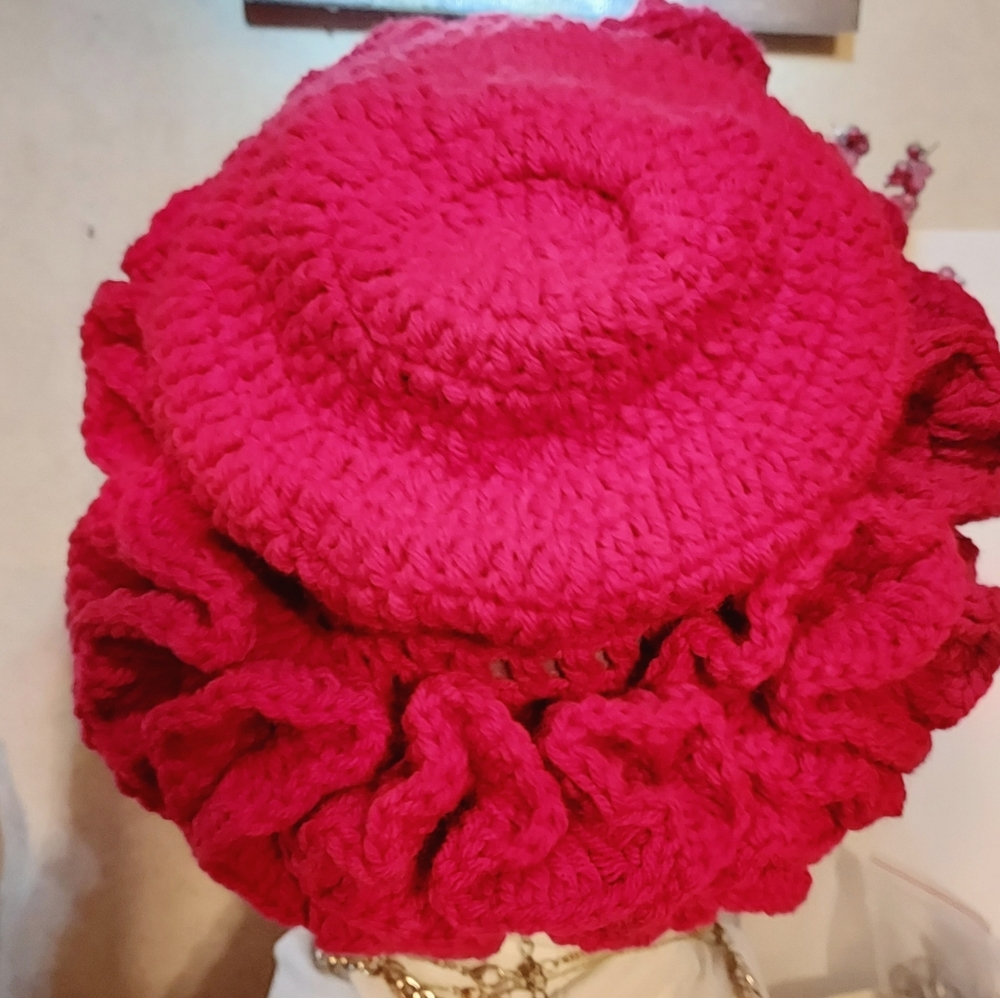 #L❤️VE HANDMADE. Crochet Ruffle HAT - Picture 4 of 5